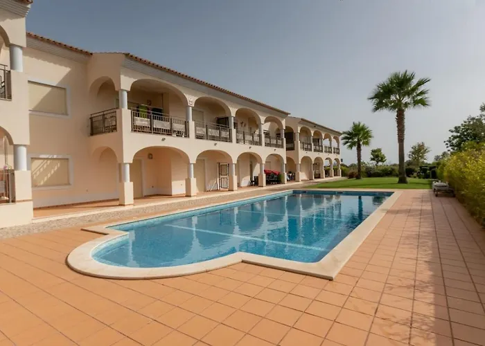 Apartamento Espacoso Com Piscina