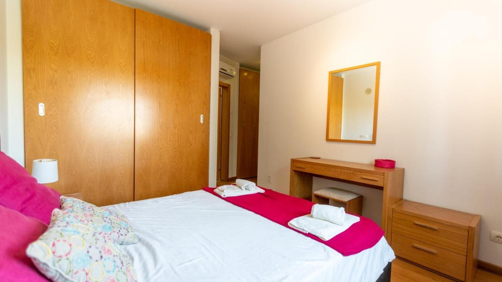 Espacoso Com Piscina Apartment